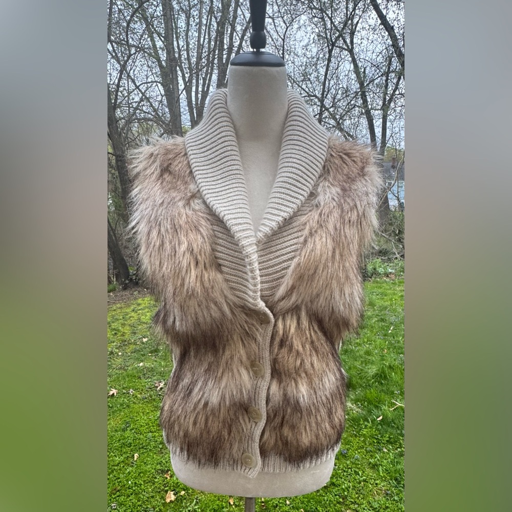Ann Taylor Women's Faux Fur Chunky Knit Sweater Vest Size M Merino Wool/Cashmere